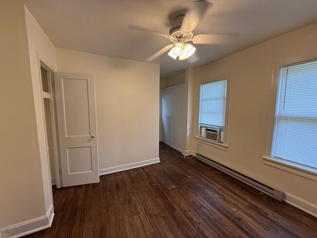 Building Photo - Tulsa One Bedroom Water and Trash Included