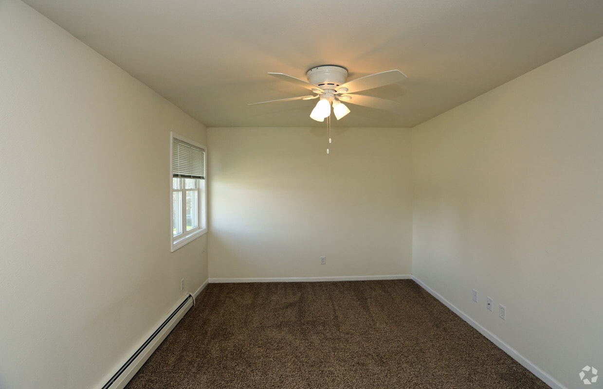 Village Green East Apartments Janesville