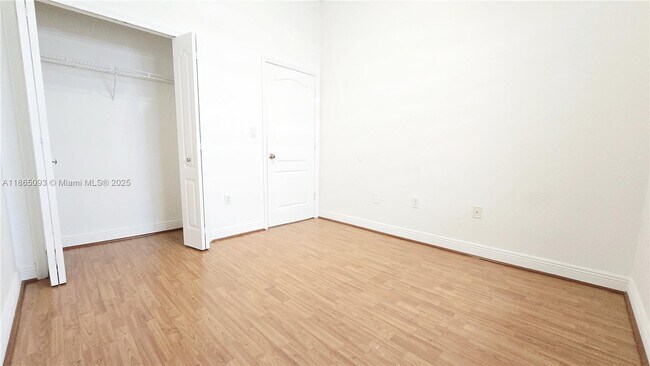 Building Photo - 14941 SW 26th Terrace