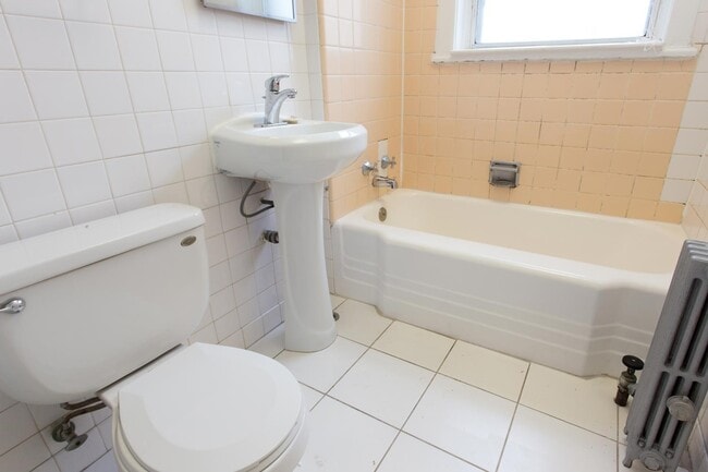 Interior Photo - 5300-5308 S. Hyde Park Boulevard