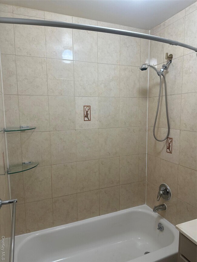 Building Photo - 40-35 95th St