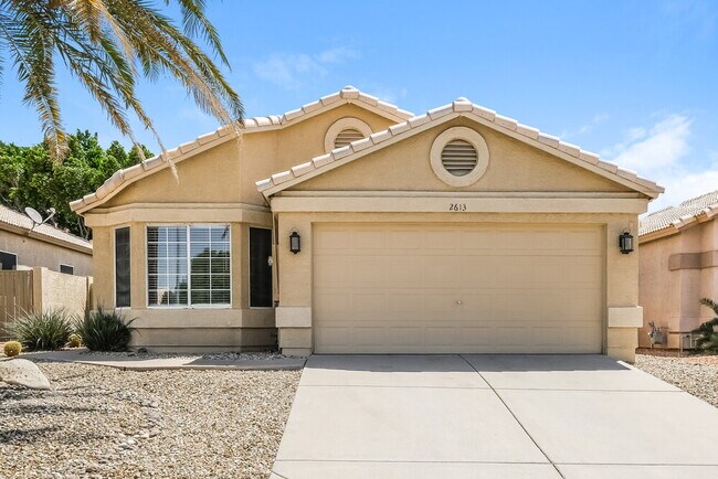 Building Photo - 2613 N Silverado