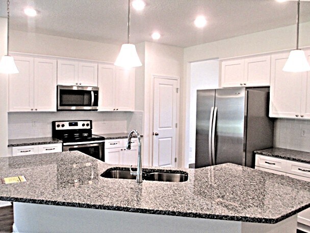 Building Photo - 907 Sunny Stroll Dr