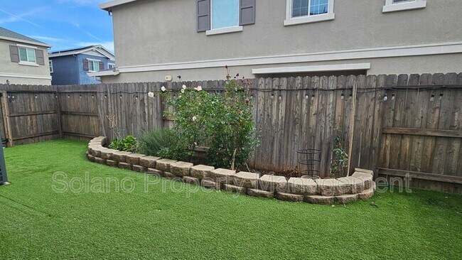 Building Photo - 1205 Niemann St