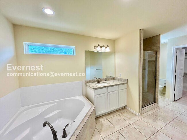 Building Photo - 1413 Avenue A