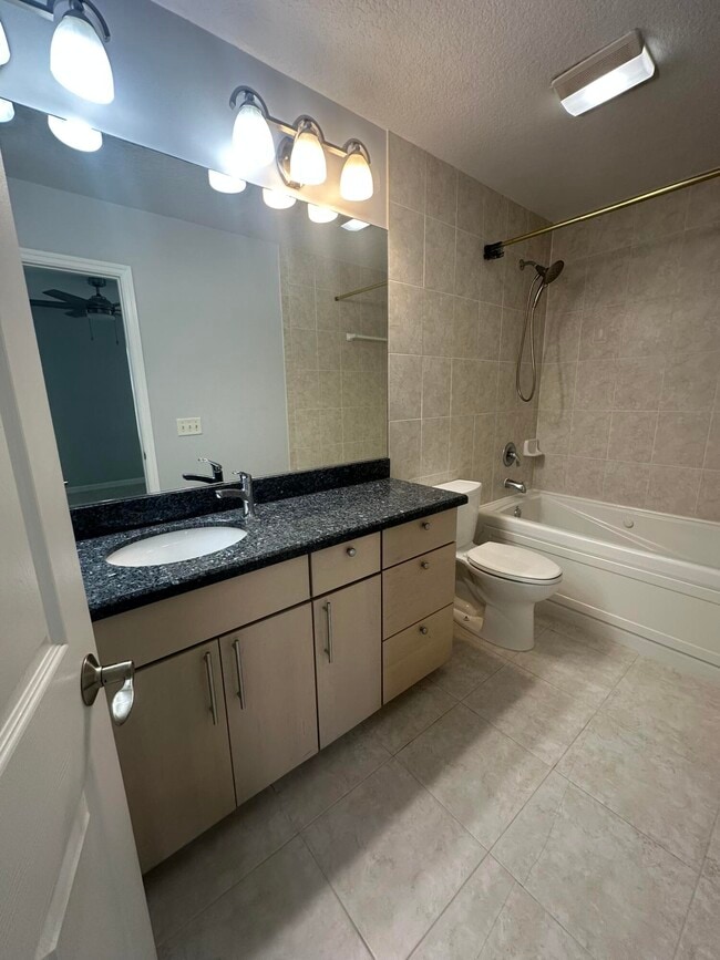 Building Photo - 1896 SW Cameo Blvd