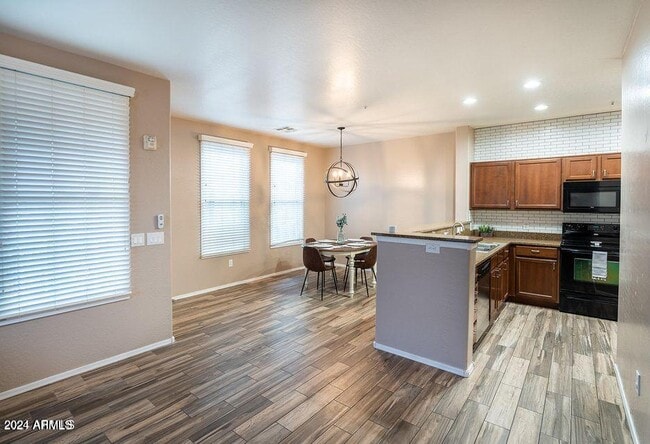 Building Photo - 4757 E Waterman St