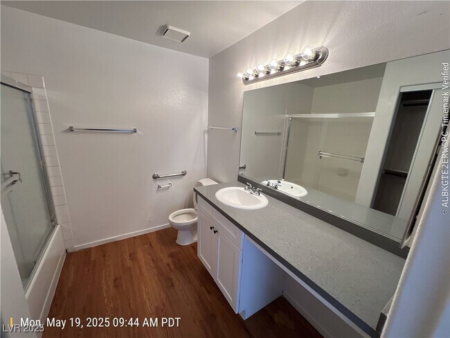 Building Photo - 1533 Linnbaker Ln