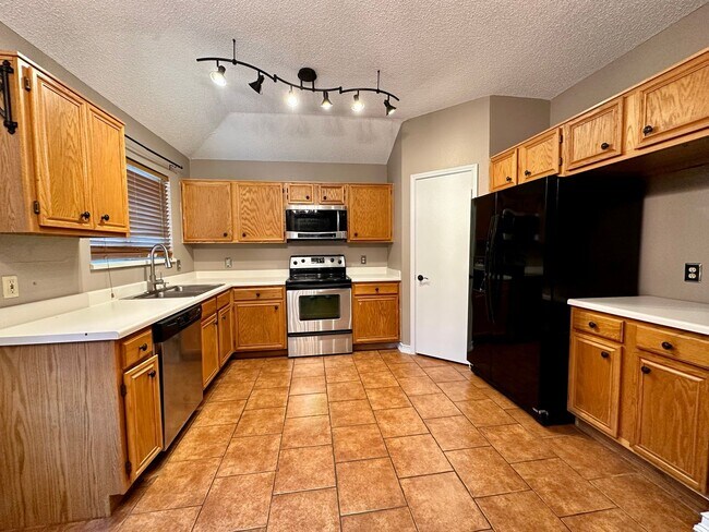 Building Photo - Single Family House in Arlington 76001