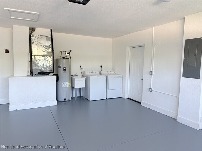 Building Photo - 115 Fire Island Ave NE