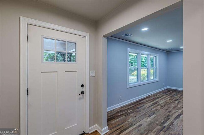 Building Photo - 1624 Dodson Dr SW