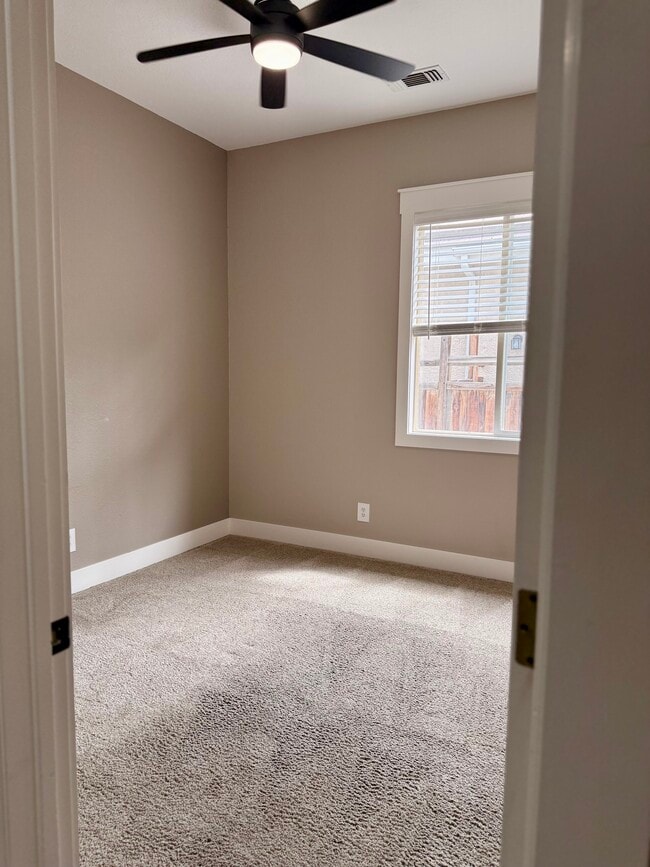 Building Photo - 7467 Earlsmoore Dr