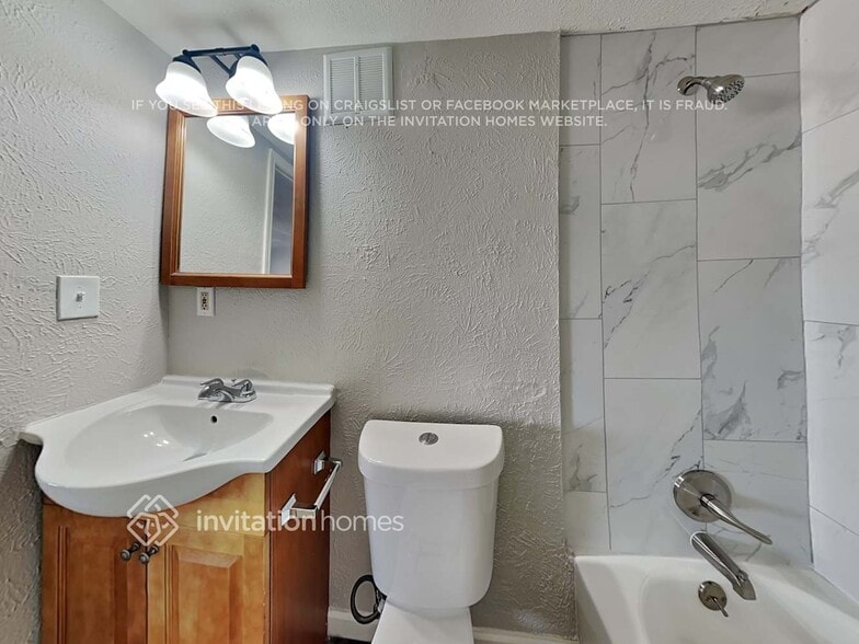 Building Photo - 3204 W 135th Ave