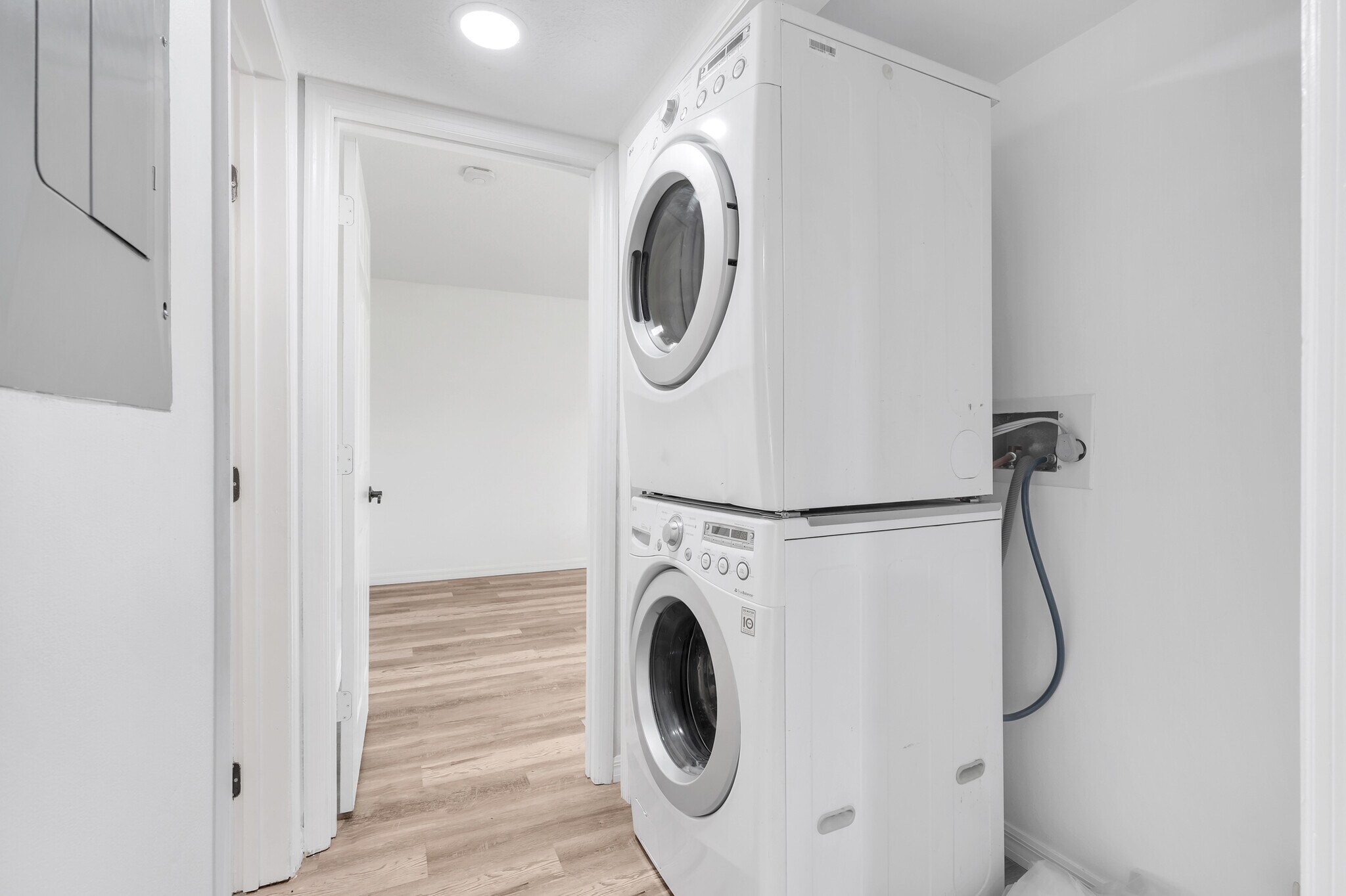 In unit laundry - 1051 S Highland St
