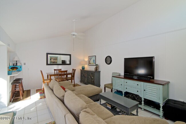 Building Photo - 223 Orange St