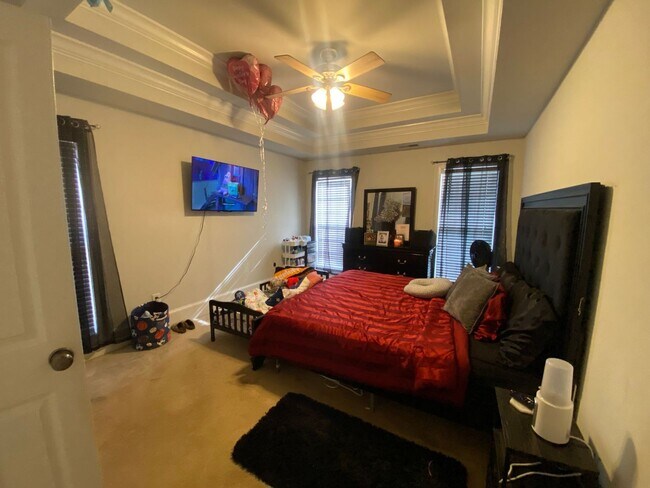 Building Photo - 281 E Creek Bend