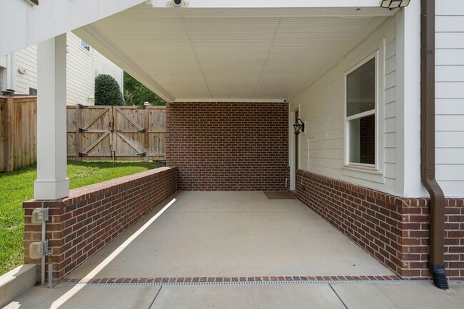 Building Photo - 444 Wild Elm St