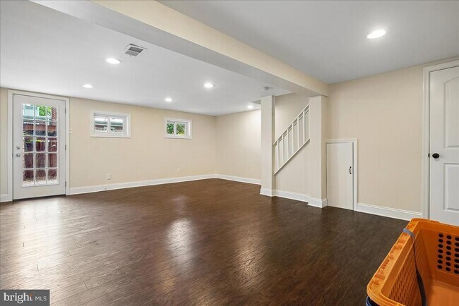 Building Photo - 223 Burgess Ave