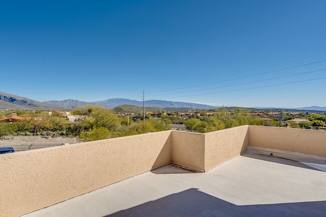 Building Photo - 5631 N Paseo Otono