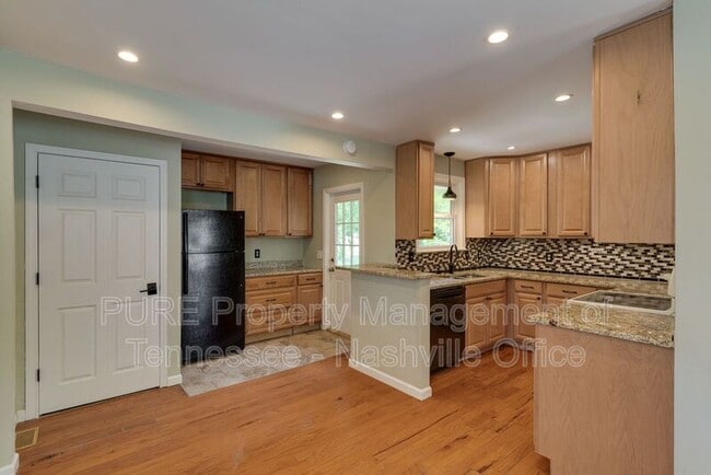 Building Photo - 110 Woodridge Dr