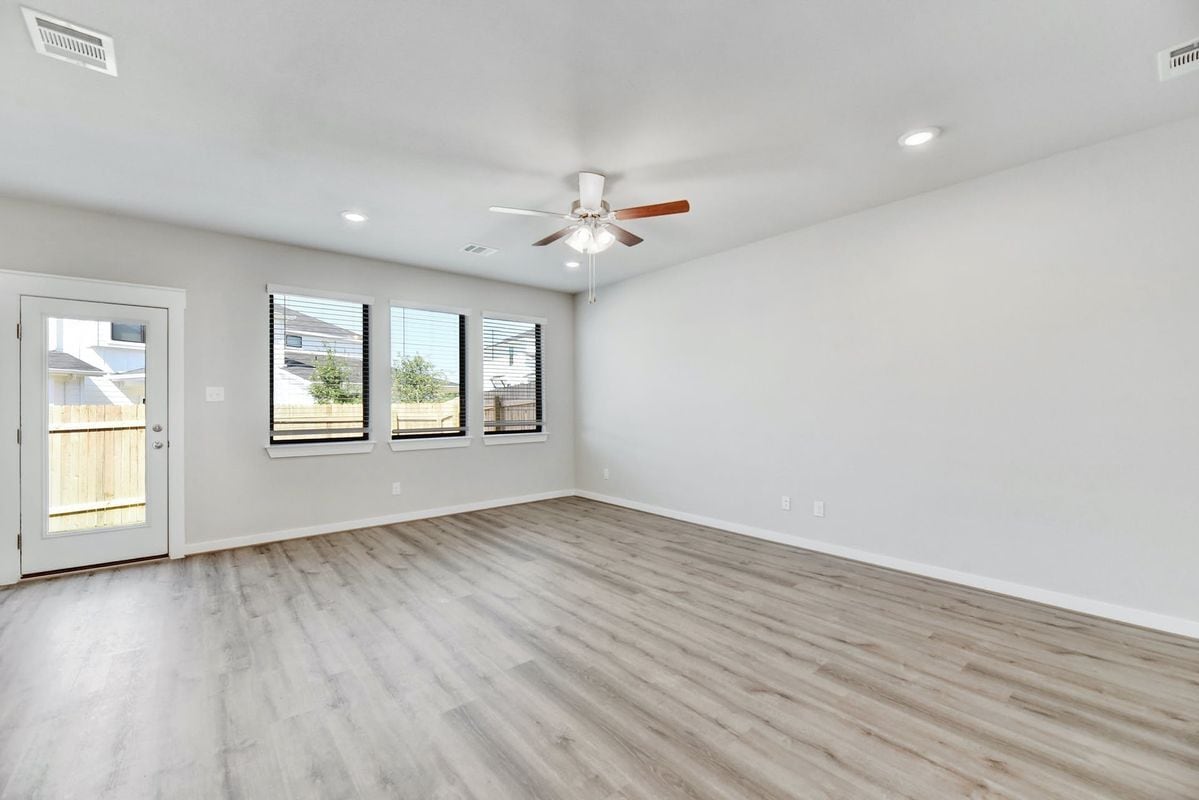Building Photo - 252 Fieldwood Dr