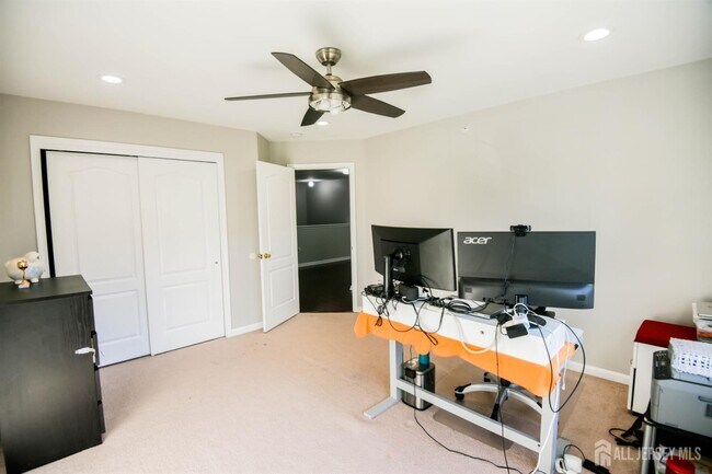 Building Photo - 122 Morgan Way