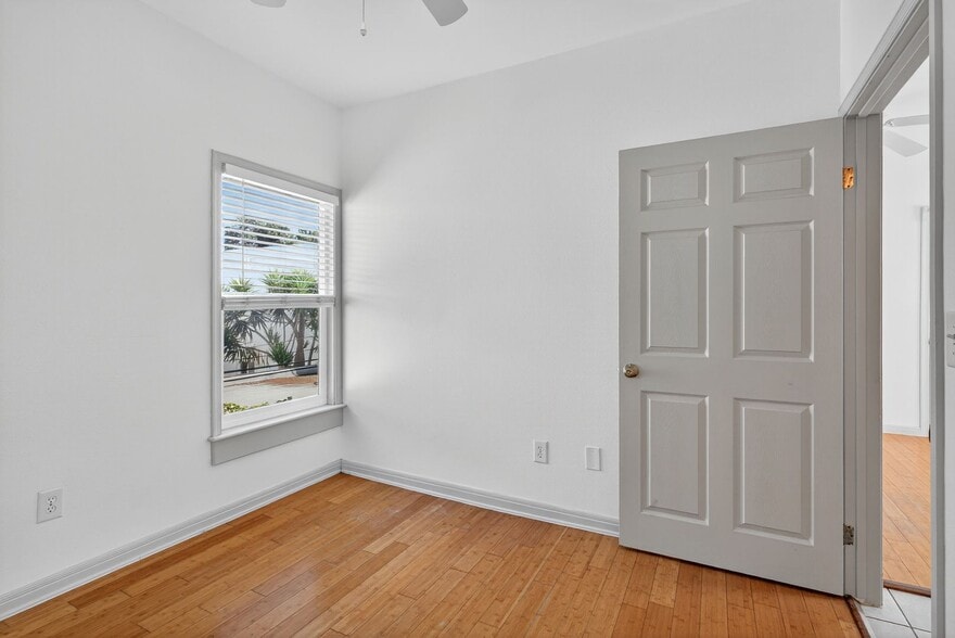 Building Photo - 1912 2nd St