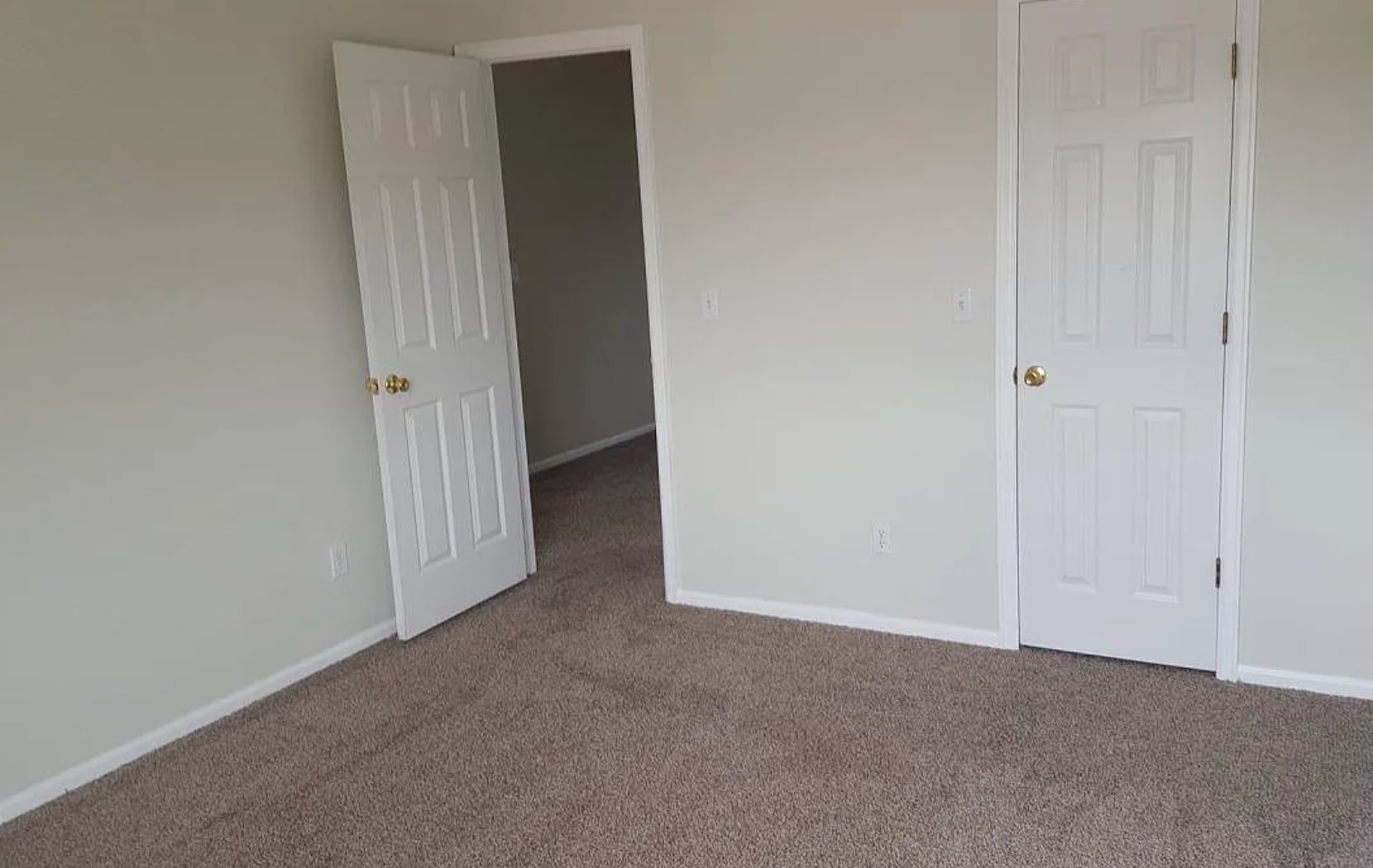 Building Photo - 806 Century Ln