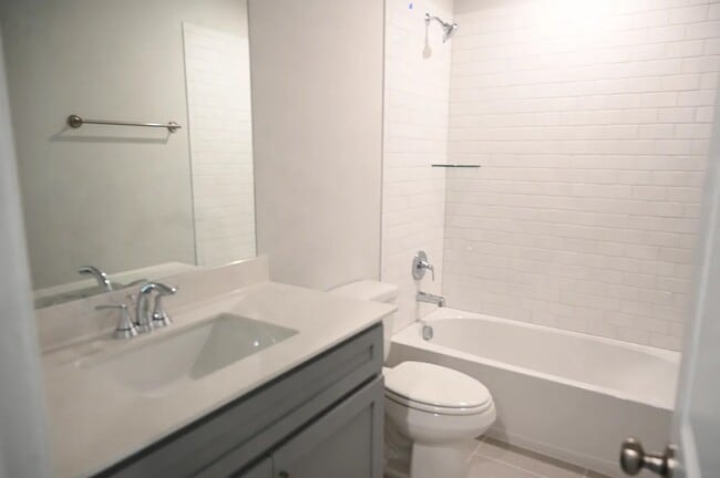 Building Photo - 1012 Portina Dr
