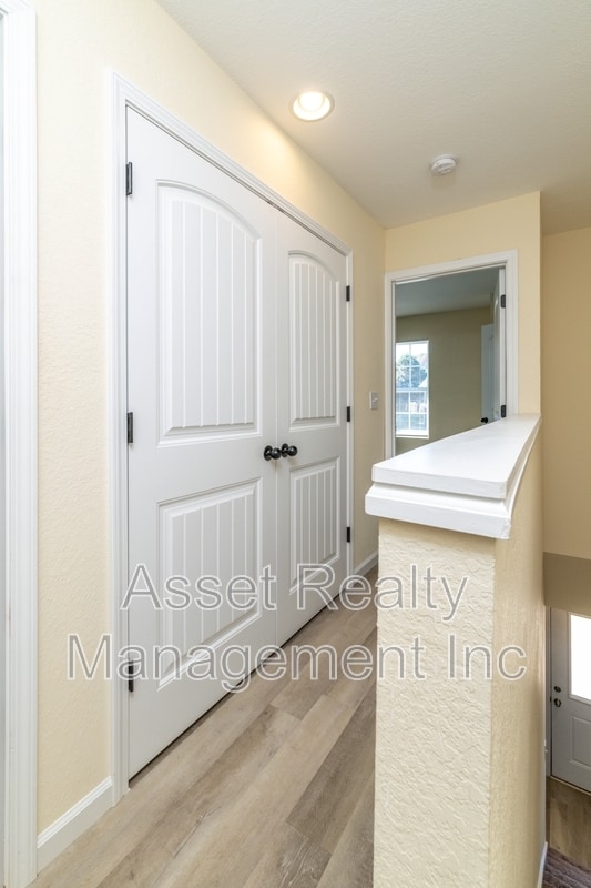 Building Photo - 932 Warrior Hill Dr