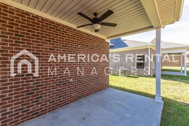 Building Photo - NEW CONSTRUCTION - Spacious Sifford Plan with Three Car Garage!