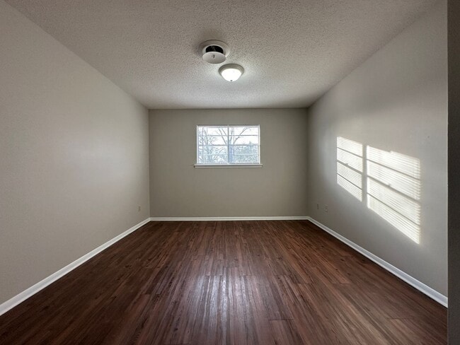 Building Photo - 209 Lecta Ave