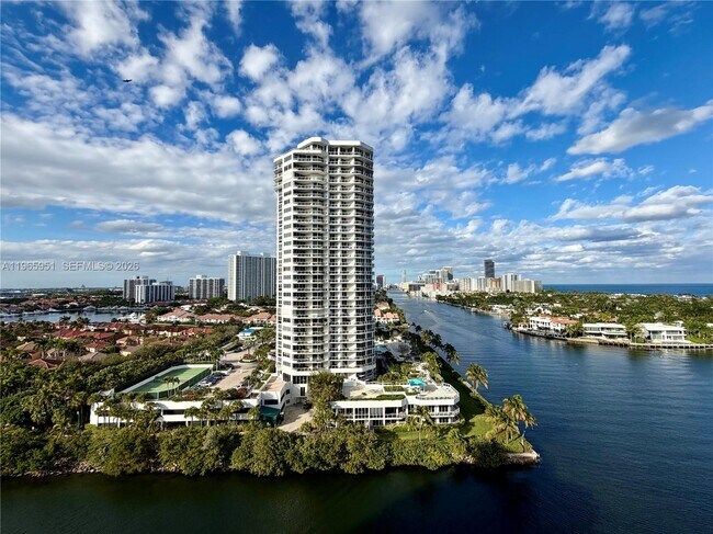 Building Photo - 20515 E Country Club Dr