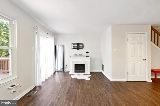 Building Photo - 9525 Clocktower Ln