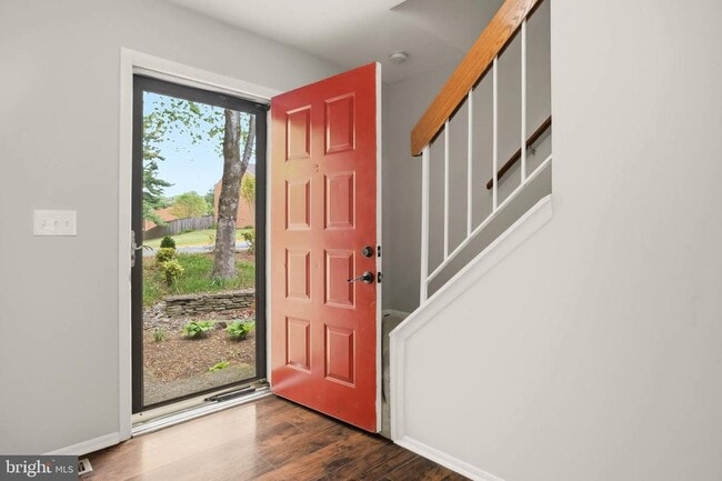 Building Photo - 1382 Almond Dr