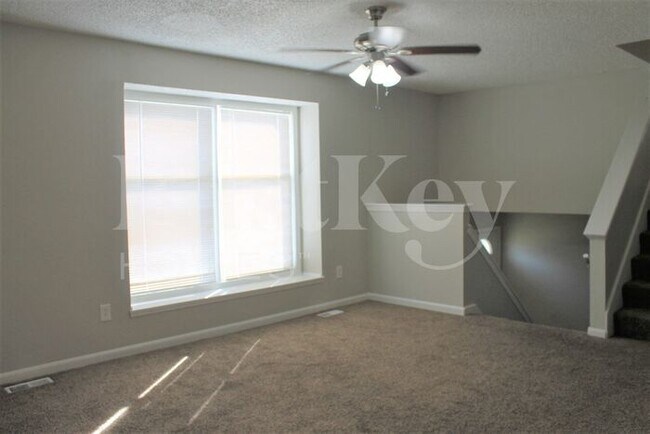 Primary Photo - 7308 E 122 Terrace