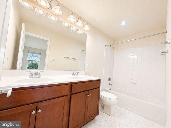 Building Photo - 43551 Wild Iris St