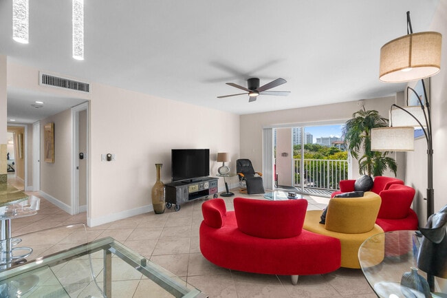 Building Photo - 950 Ponce De Leon Rd