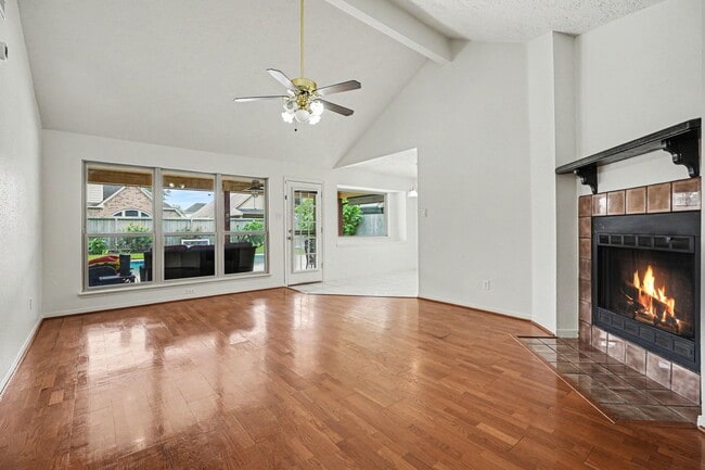 Building Photo - 2909 Forest Hills Dr