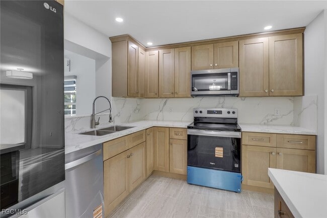 Building Photo - 1653 S Fountainhead Rd