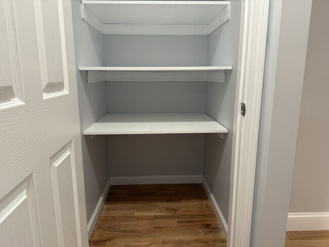 Primary Photo - 755 Hart St