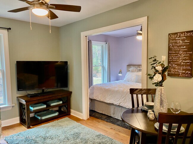 Building Photo - 4 Corinne Ct