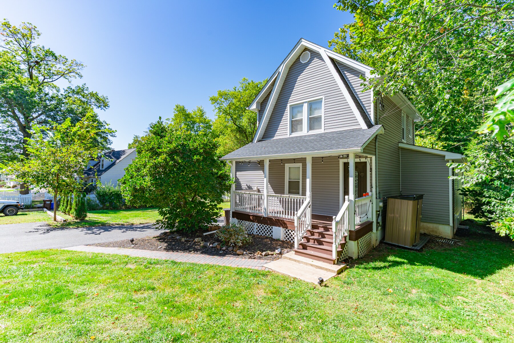 Building Photo - 115 Billian St