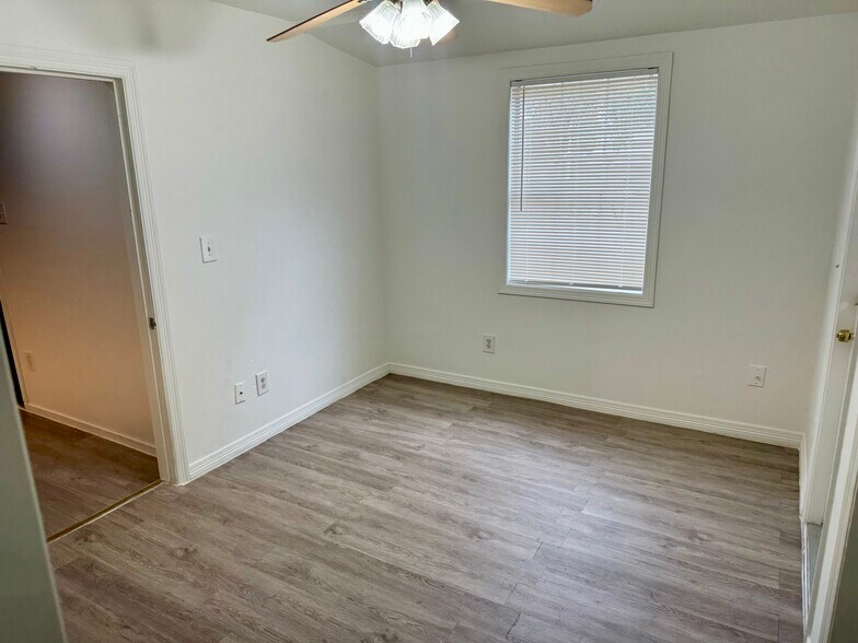 Bedroom 4 - 3914 Ella Blvd