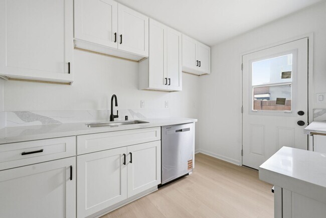 Building Photo - 1172 N Shattuck St