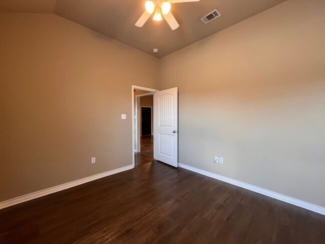 Building Photo - 3040 Breton St
