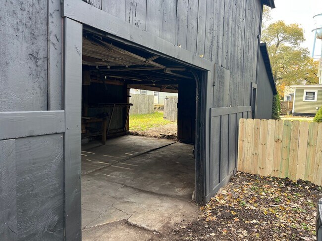 Building Photo - Charming Two-Story Home for Rent in North ...