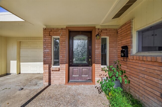 Building Photo - 6426 Mobud Dr