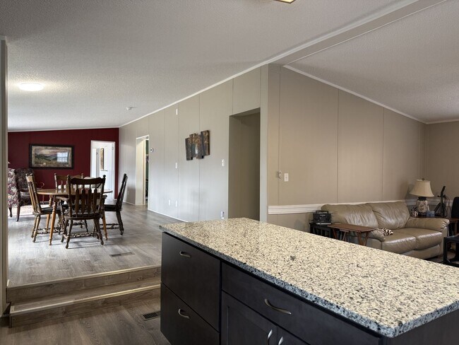 Building Photo - Furnished 3BD/2BA home in Black Mountain available now!