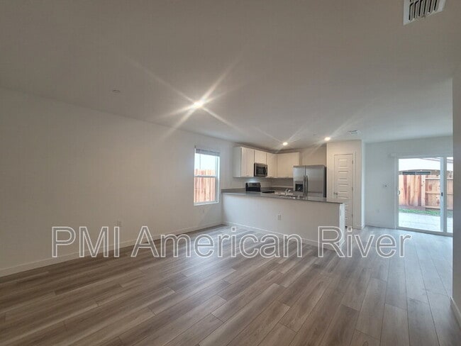 Building Photo - 7433 Penfield Dr